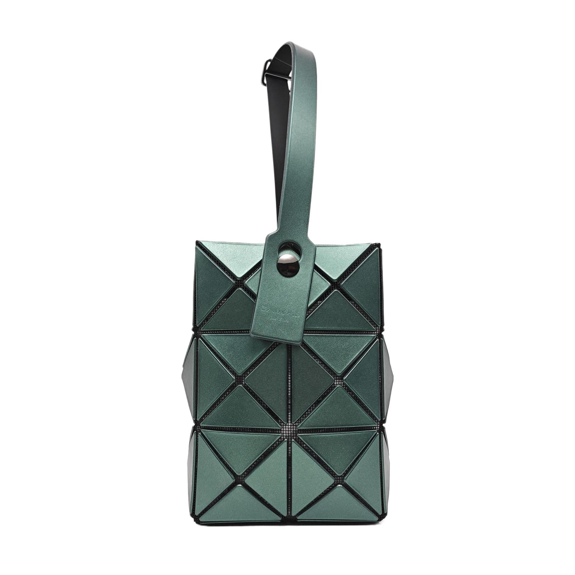 [Pre-Owned] Lucent Metallic Simple Solid Color Matte PVC Tote Bag - Excellent #SXPV9X ONE SIZE