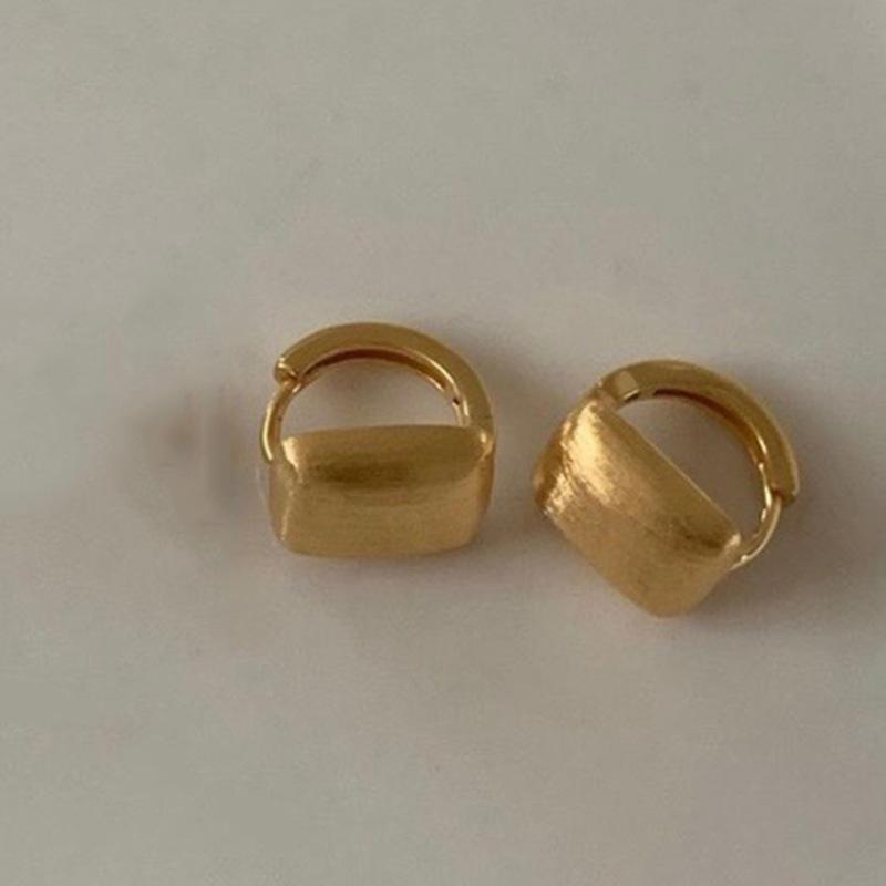 Retro Minimalist Small Earrings Female Small Brushed Square Earrings Cold Wind Fashion Temperament Fashion Tide Elegant Accessories Classic Jewelry