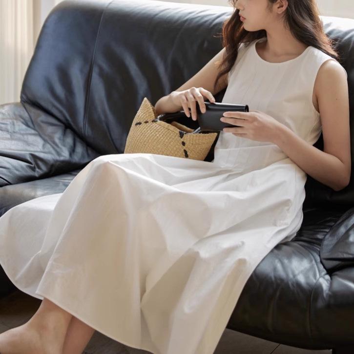 Ärmelloses Weißes Plissiertes A-Linien-Sommerkleid für Damen