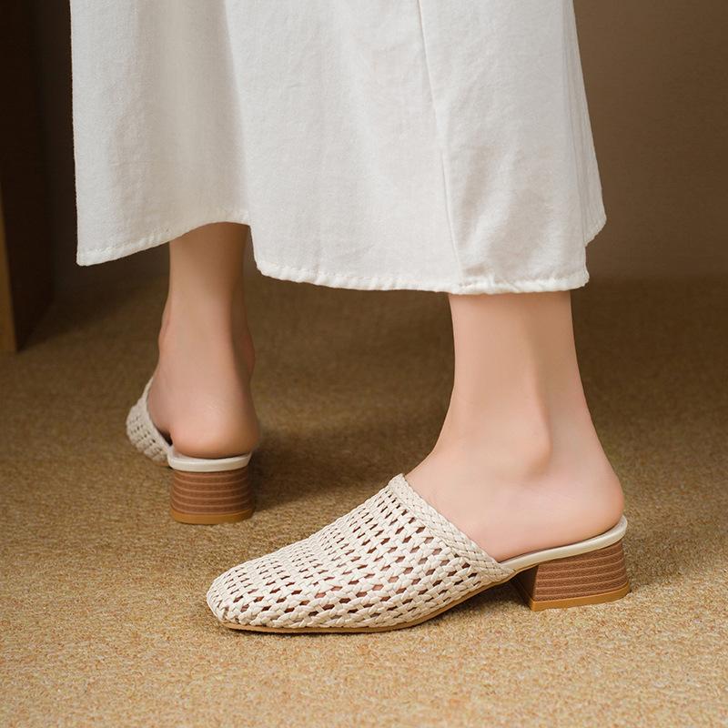 Französische weiche Leder Retro gewebte hohle Tasche Kopf halbe Pantoffeln Damen 2025 Sommer neu Außen tragen flachbodige Mules