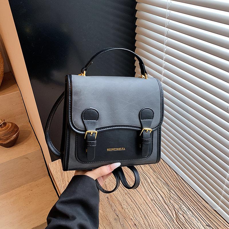 Backpack Women's Fashion Casual Niche Design Student Class School Bag Korean Version Street Trend Lightweight Travel Backpack