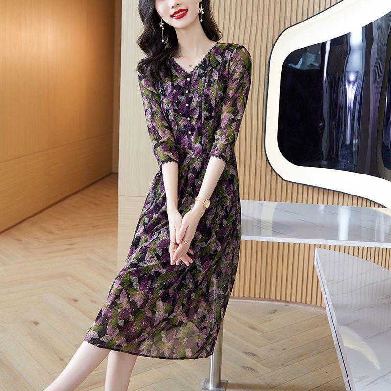

Elegant Spring 2025 Floral V-Neck Midi Dress for Women 2XL (120-140 jin)