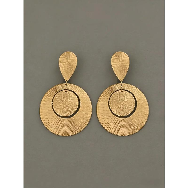 Pair of Oversized Geometric Spiral Texture Retro Metal Hoop Earrings for Ladies Party Attention-Grabbing Jewelry Accessory