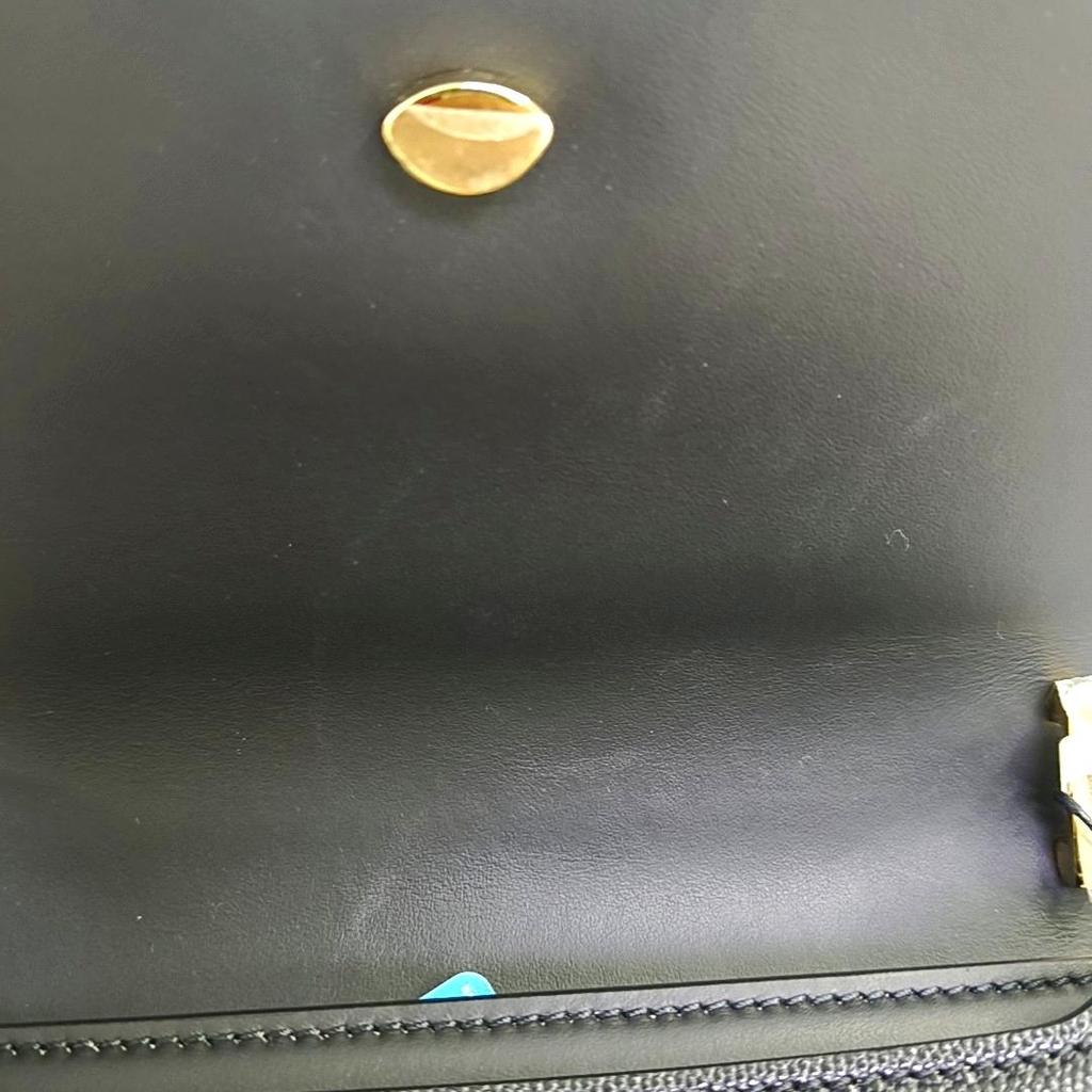 [Gebraucht] Tb Kleine Schwarze Leder Geprägte Tb Schultertasche Crossbody Tasche Goldene Beschläge Abnehmbarer Riemen - Ausgezeichnet #1BWBCE