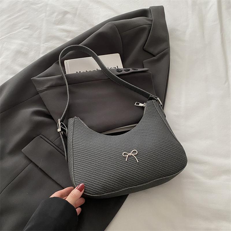 2025 новый трендовый нишевый дизайн простой французский нишевый дизайн сумка-багет на одно плечо женская сумка-полумесяц-пельмень на одно плечо