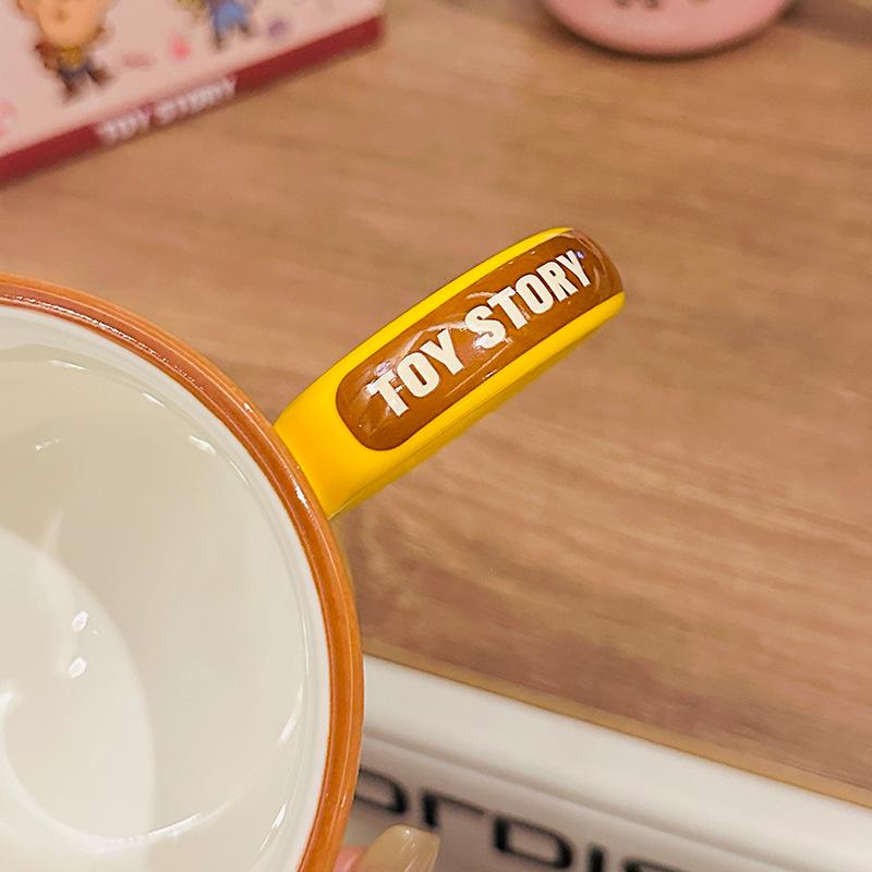 Niedliche Cartoon Buzz Lightyear Keramiktassen Toy Story Milchskalenbecher Kaffeetassen als Souvenirs