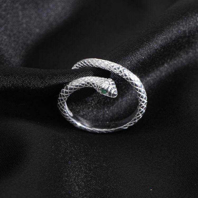 Trendy Women's Snake Midi Ring, Personalized Niche Design, Perfect for 2026 New Year and Christmas.