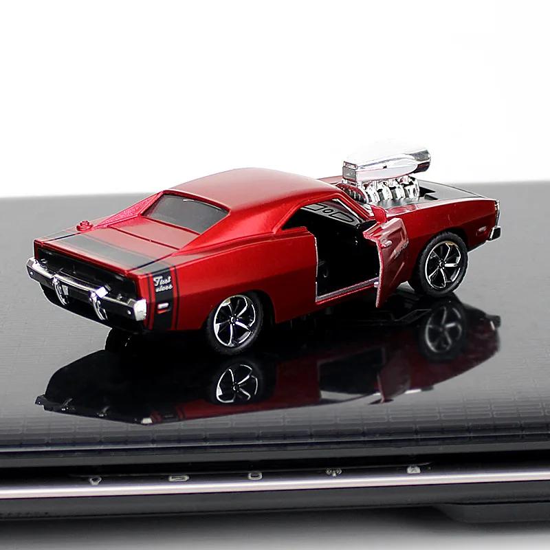 1/36 Dodge Classic Car Alloy Model Car Model Jewelry Metal Return Toy Gift Ornaments