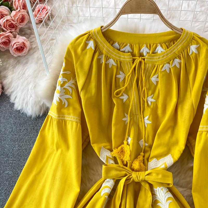 RUGOD Abito lungo da viaggio in stile etnico con ricamo girocollo con maniche a lanterna, abito stile bohémien retrò ampio scampanato femminile