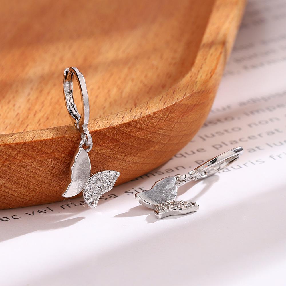 Elegant Butterfly Zircon Clip-On Earrings: Sparkling, Trendy, All-Match Design for Stylish Women and Students