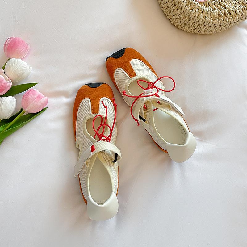 

Французские туфли Мэри Джейн с мелким вырезом женские 2025 лето новая кожа полые спортивные повседневные модные балетки 35