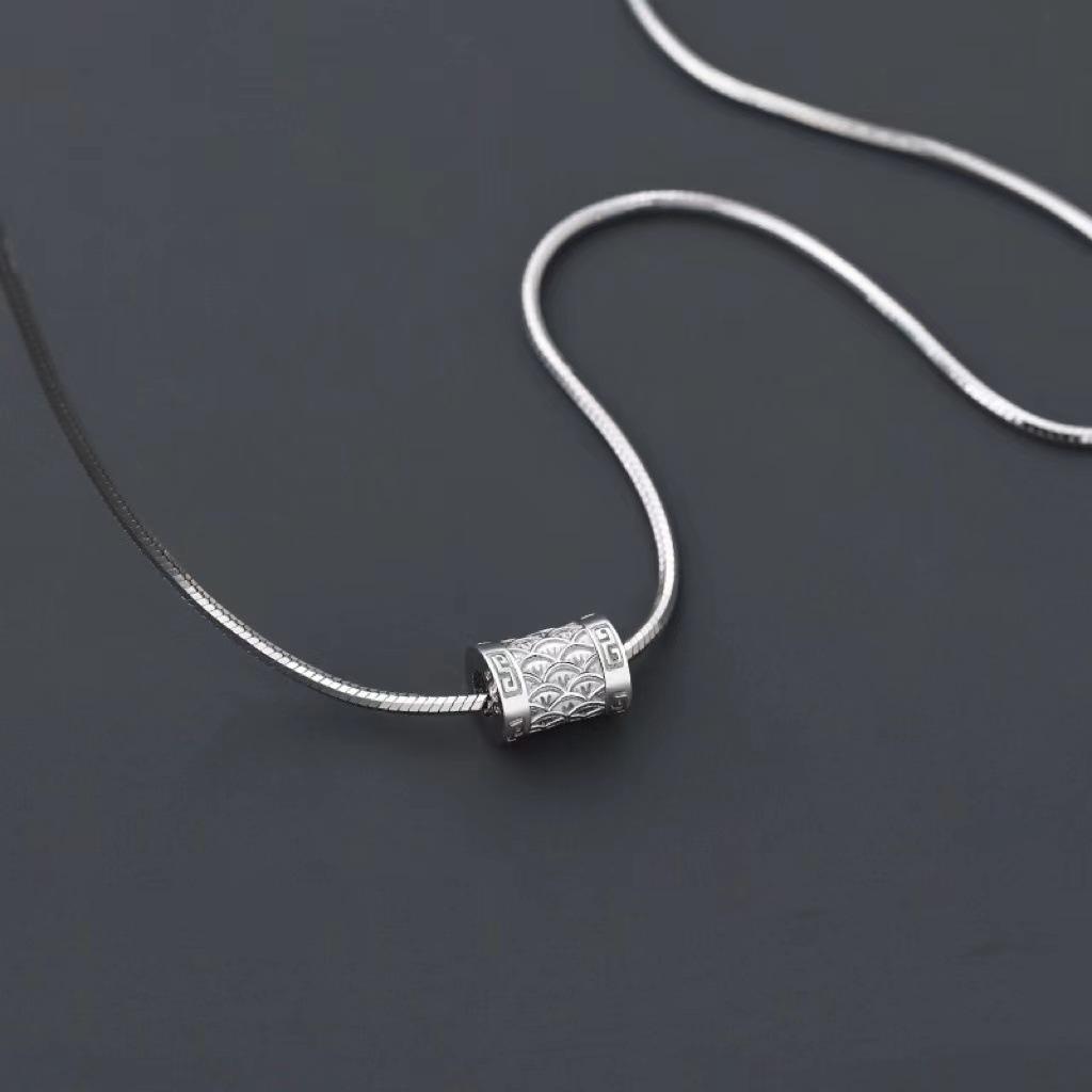 Men s snake bone chain necklace, fashionable and simple, with round bead and koi fish pendant, unique and trendy, minimalist style men s collarbone Koi fish necklace50cm