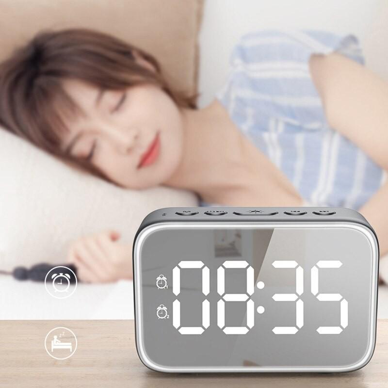 Dual Alarms 3 Levels of Brightness Adjustment Clock Wireless Digital Alarm Clock Radio Multifunctional Bluetooth Speakers