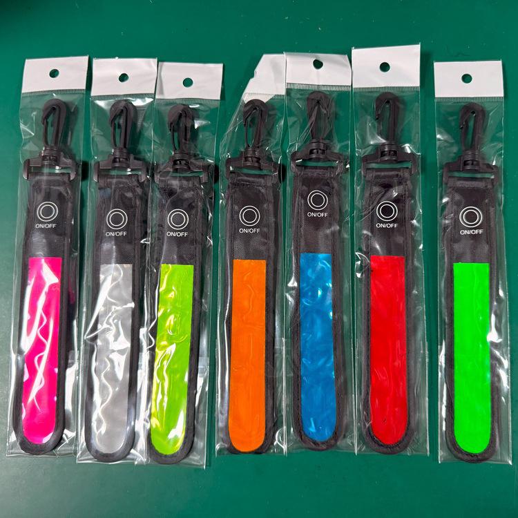 LED Flashing Signal Light for Backpacks - Outdoor Reflective Warning Pendant