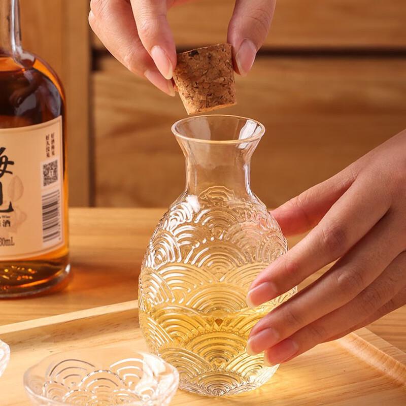 Huazao Baijia Auspicious Cloud Glass Sake/Baijiu Set 1 Decanter, 4 Cups