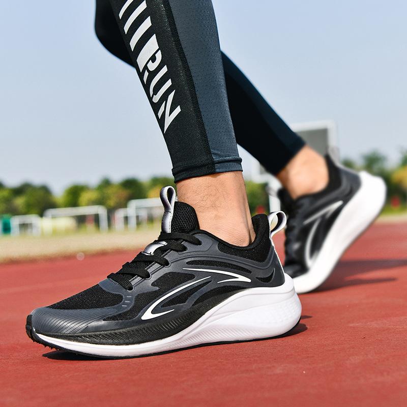 Couple Breathable Thin Mesh Shoes Outdoor Soft Sole Cushioning Rebound Running Shoes Trendy Versatile Sports and Leisure Shoes