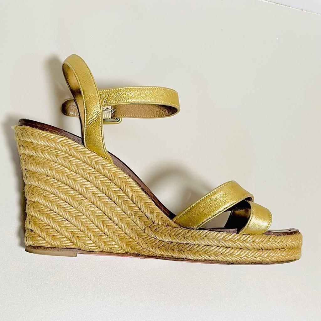 [USED] Rare color Louboutin sandals, size 36, gold, espadrilles, wedge soles