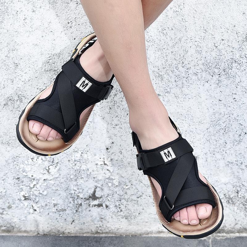 Fashion Men's Sandals Summer Mesh Buckle Lightweight Beach Shoes Anti Slip Outdoor Men's Sandals Sports and Leisure Shoes Men's Style