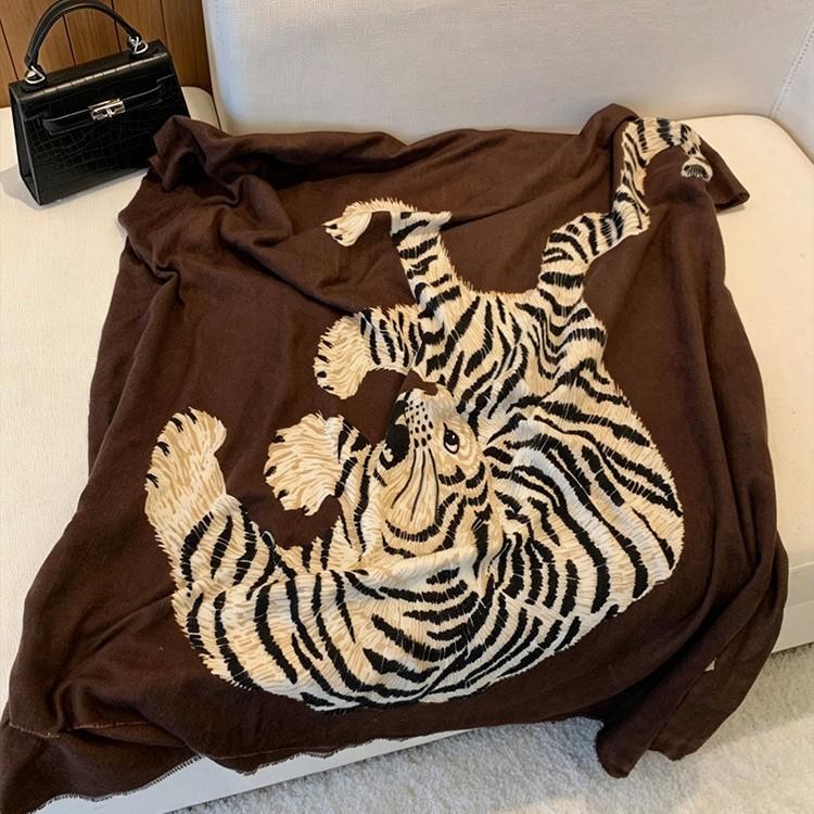 Extravagant big cheetah scarf shawl retro old money style thin shoulder pads 1116 new air-conditioned room small vest lady