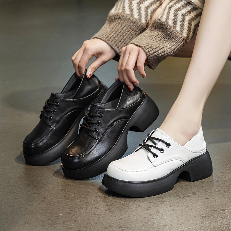 

Туфли на толстой подошве Маленькие кожаные туфли Одиночные туфли 35 белый