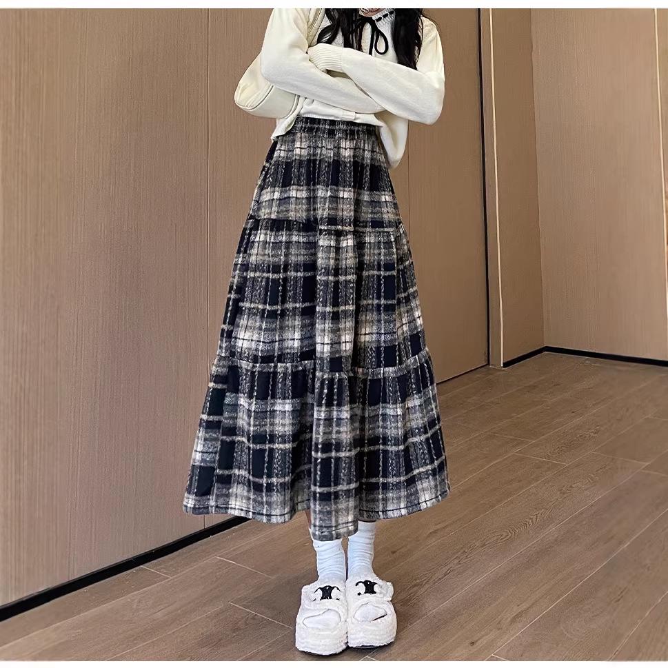 Women's High Waist Retro Plaid Skirt - Autumn/Winter 2026 Mid-Length Slimming and Trendy
