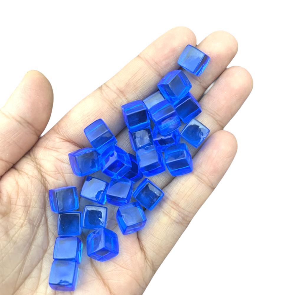 100 Stück Set 8mm Transparenter Würfel mit eckigen Kanten Bunt Klar Einfarbig Würfel Schachfigur Rechter Winkel Für Brettspiel