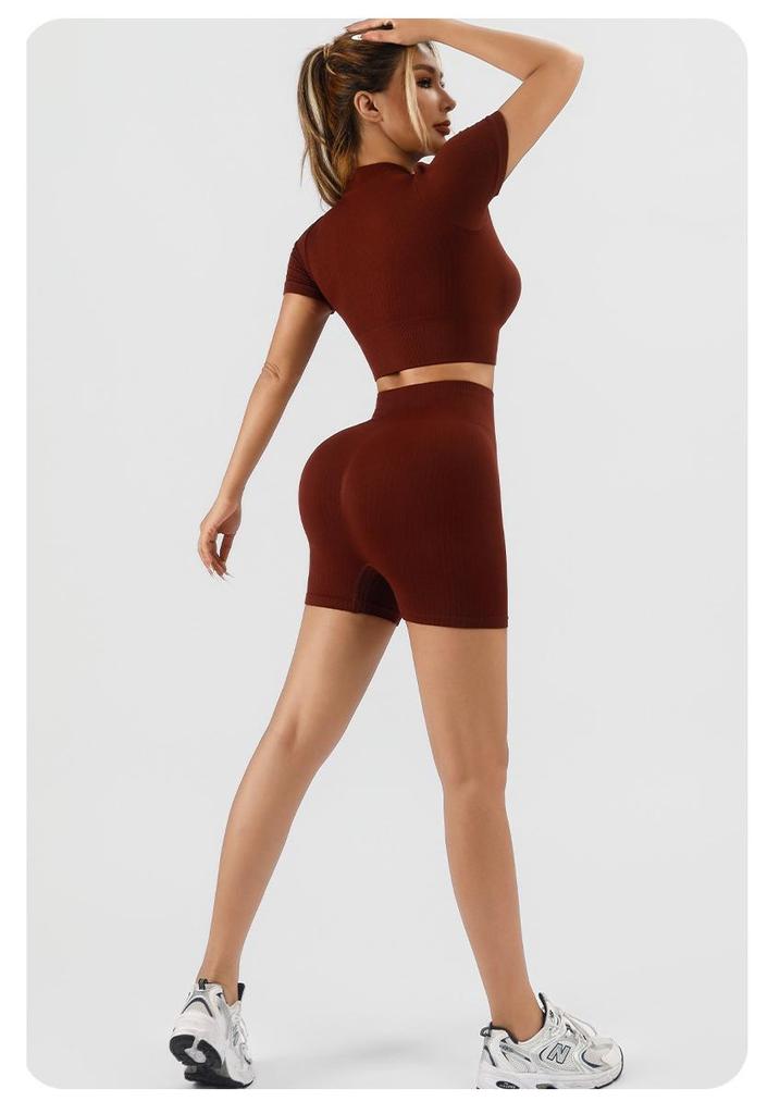 Ensemble de Sport pour Femme : Haut à Col Montant Manches Courtes Fermeture Éclair et Short Ribbed Taille Haute Contrôle du Ventre Lifting des Fesses