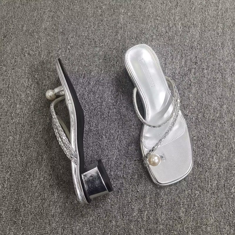 Vintage gentle pearl one-word strap sandals 2025 summer beach shoes outer wear