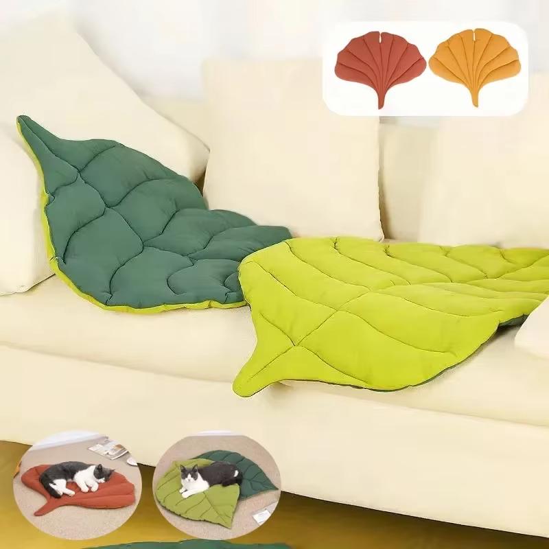 Leaf Shape Cat Bed Mat Two-sided Pet Blanket Soft Puppy Sleeping Pad Thickening Non-Slip Room Decor Rug Dog Cat Pet Supplies