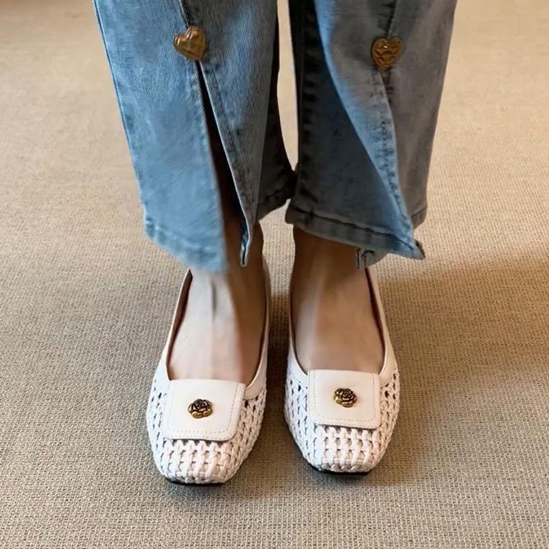 Sheepskin retro woven hollow square head camellia thick heel light mouth single shoes women's white summer sandals women's