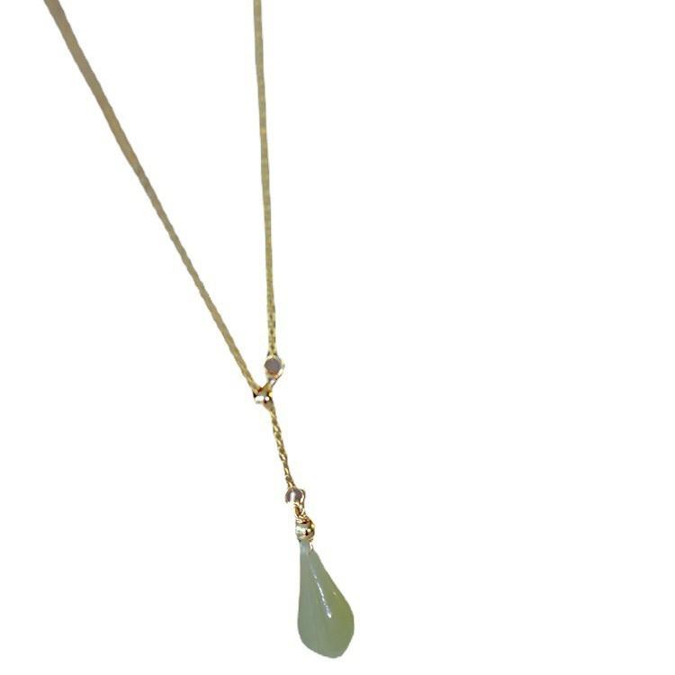 Magnolia Natural Hetian Jade Collarbone Necklace Elegant and Luxurious Niche Necklace for a Girlfriend