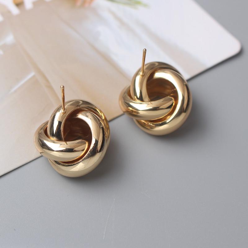 New Twist Stud Earrings for Women Personality Wild Earrings Gold Metal Geometric Statement Trend oorbellen for Female