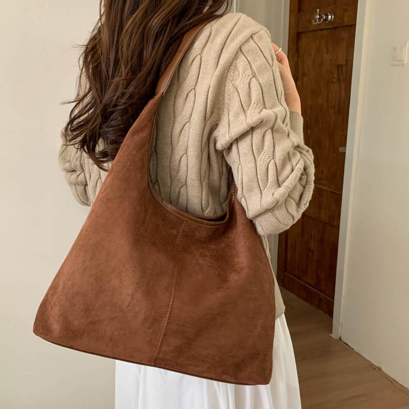 2025 Autumn Women's Large-Capacity Trendy Commuting Tote Bag