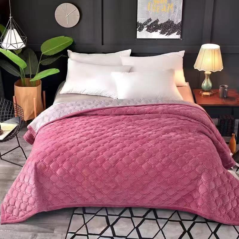 Короткое плюшевое полотенце для дивана — фото 10