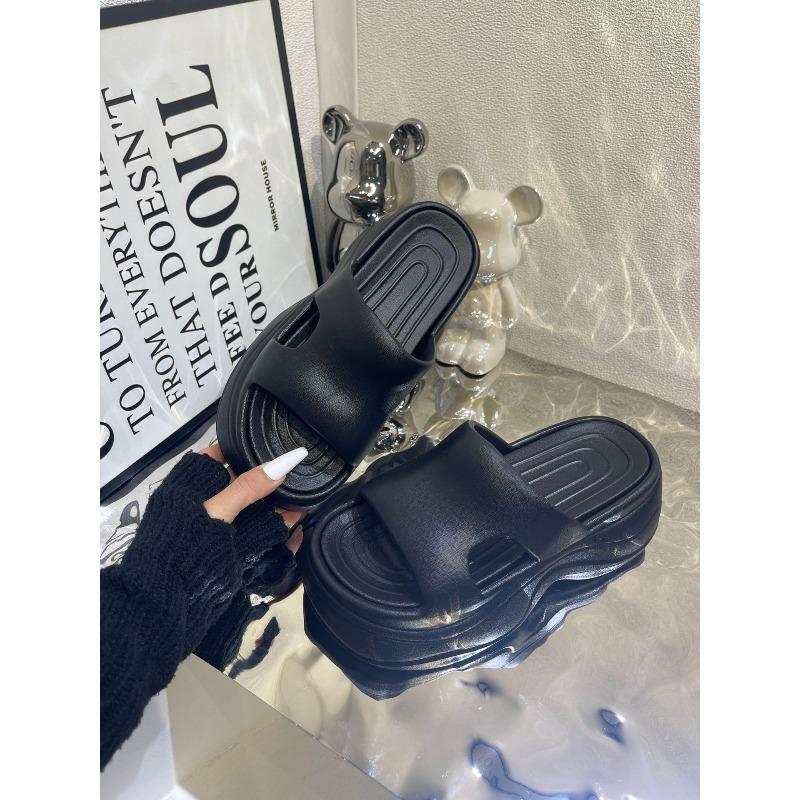 EVA Thick-soled Super Soft Anti-slip Slippers Are A New Type of Fashionable and Versatile Summer Outerwear Slippers for Women