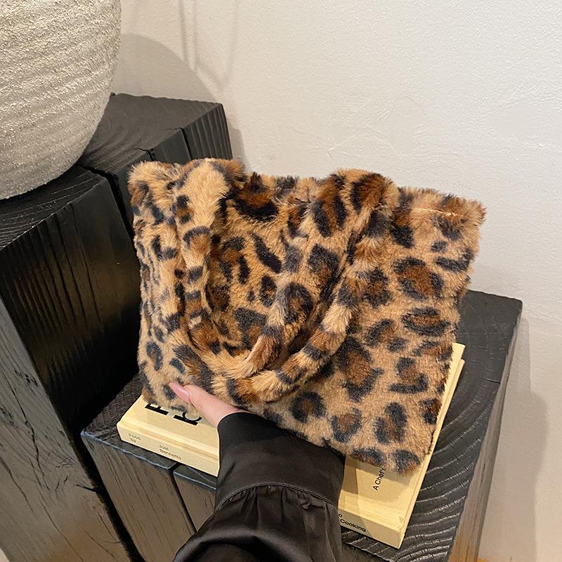 Leopard Print Plush Handbag Soft Fluffy Tote Bag Stylish Shoulder Bags for Women Daily Use Winter Plush Far Totes KTY