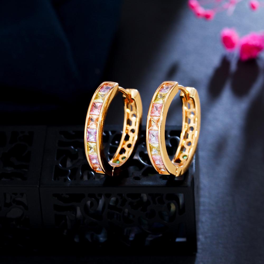 

Холодный Стиль Красочный Круг Маленькая Ушная Пряжка Хип-Хоп Стиль Цветной Циркон Геометрические Серьги-Пусеты