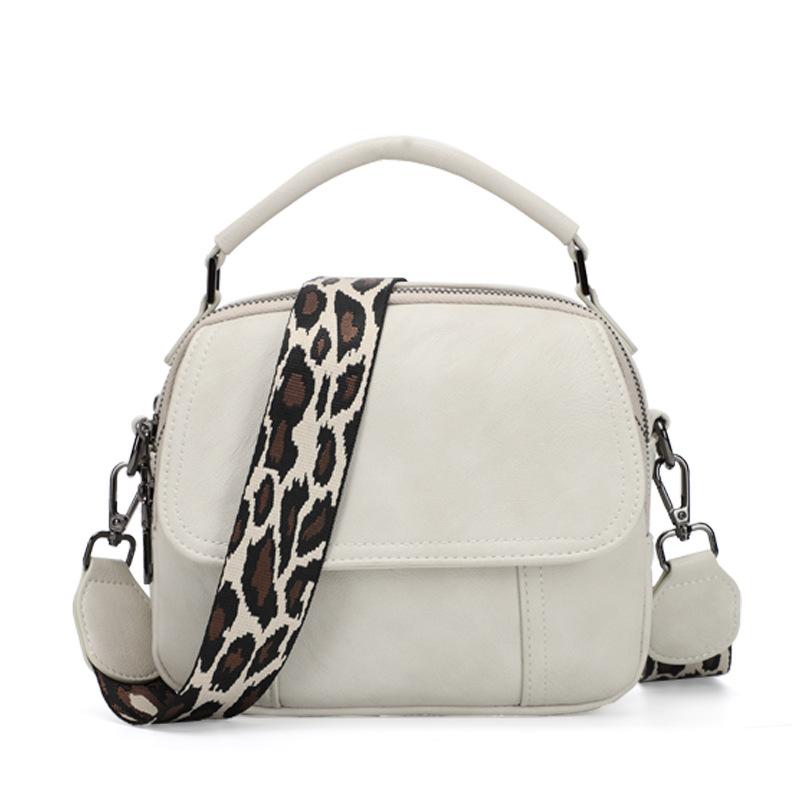 

Spring New Women s Handbag European and American Retro Shoulder Bag Crossbody Bag PU Handbag Small Square Bag світло-сірого кольору