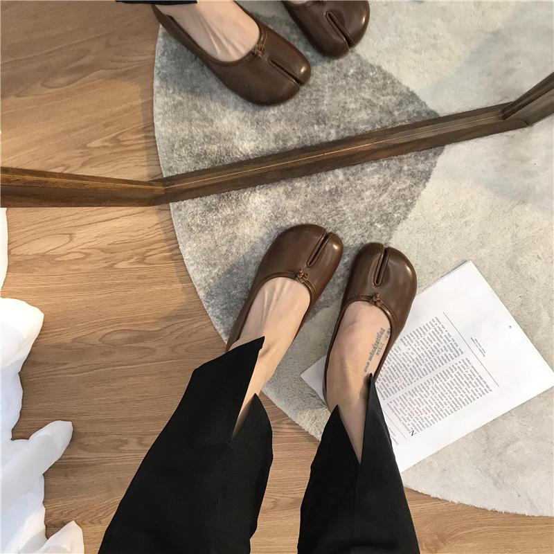 Chaussures Ninja Mode Femme Cuir Microfibre Mocassins Plats Confortables à Bout Fendu Pantoufles Semelle Souple Mocassins Décontractés Brefs Dames Mocassins Trotteur