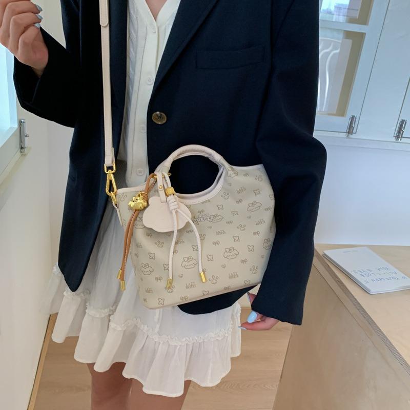 Tote Bag Women's New Fashion Versatile Niche Design Bag Premium Portable Shoulder Messenger Bag