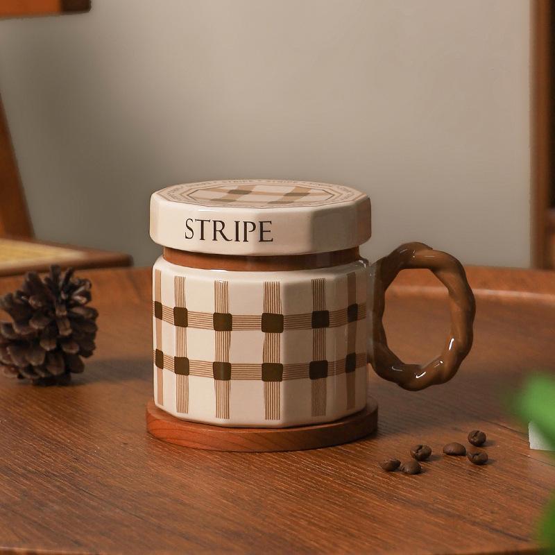 Creative Retro Ceramic High-Value Drinking Cup Light Luxury Gift With Lid Coffee Cup Personalized Cup