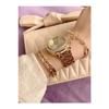 Goldfarbenes Metallarmband-Damenarmbanduhr und Kombinationsarmband-Set