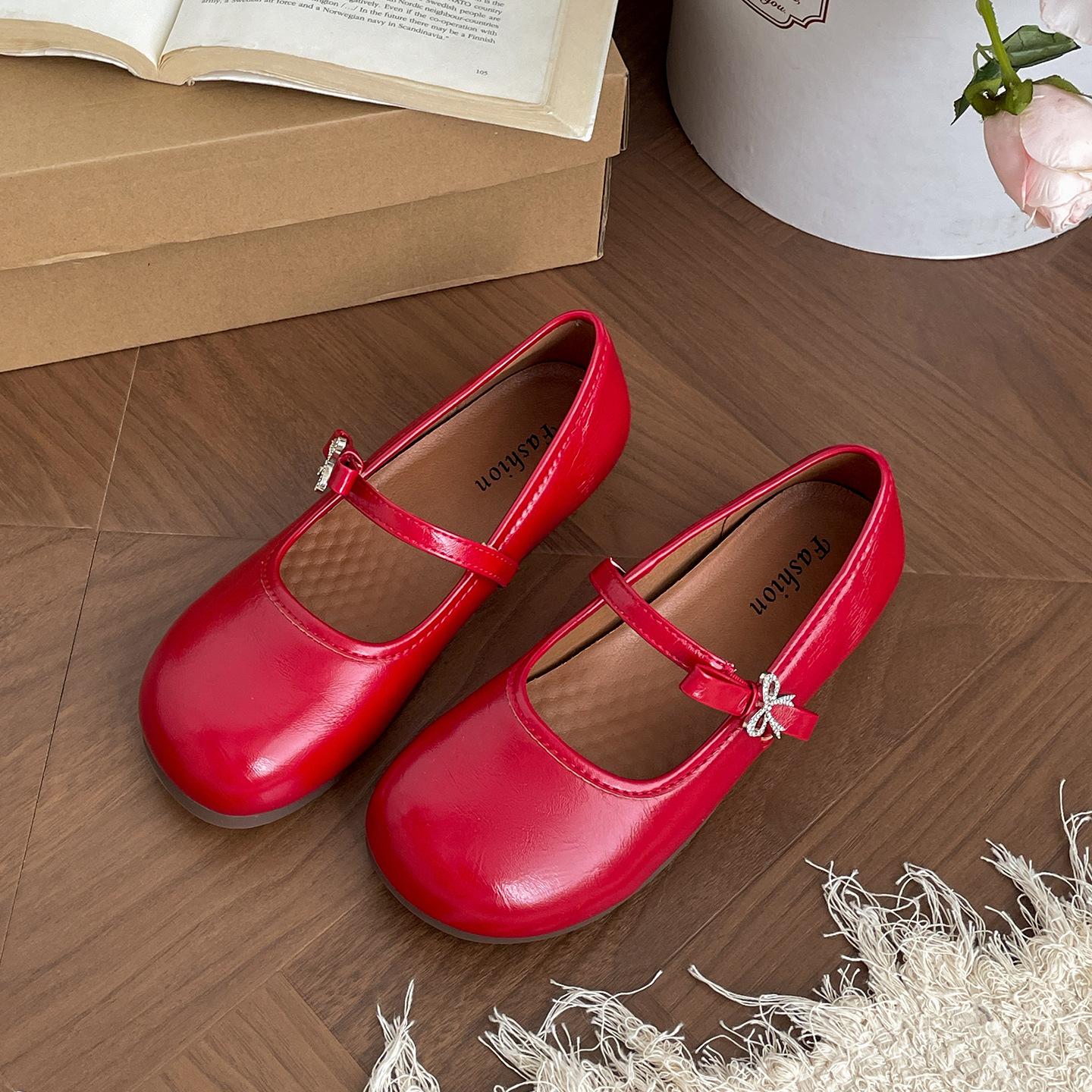 

Red retro premium French flat bottom shallow mouth single shoes women s summer 2025 new with skirt versatile Mary Jane shoes 35 красный