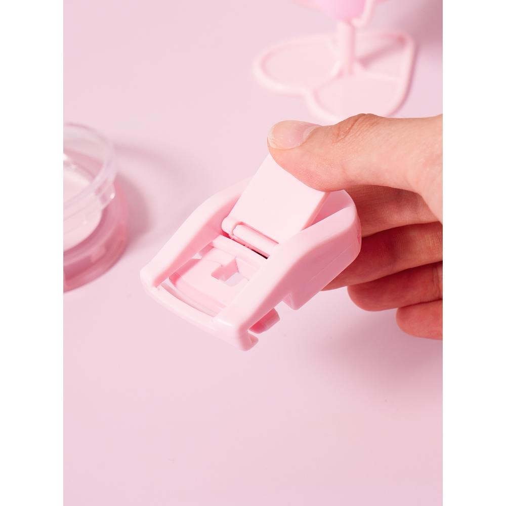 Daiso Lovely Portable Mini Curler