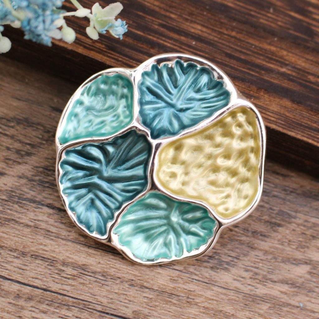 New enamel geometric lotus leaf magnetic suction brooch, summer small fresh lady street party versatile brooch