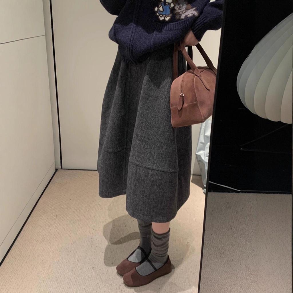 Highly Recommended! Women's Retro Woolen Pleated Slim-Fit Mid-Length Skirt, Korean Minimalist Style for Autumn/Winter.