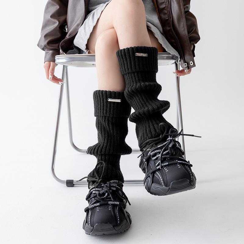 

Thick and Warm Grey Leg Coverings for Women in Autumn and Winter, Piled Socks, Folded Deer Fur Metal Label Long Socks 1 pair