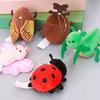 Entzückender Plüsch-Insekten-Schlüsselanhänger-Puppensammlung mit realistischen Gottesanbeter- und Bienenmotiven