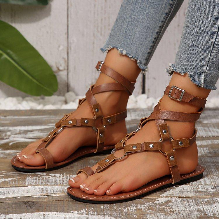 2025 Sommer Neue Riemchensandalen mit Schlangenmuster, flache Sandalen für Damen, modische Zehentrenner mit Metallringen, Übergröße