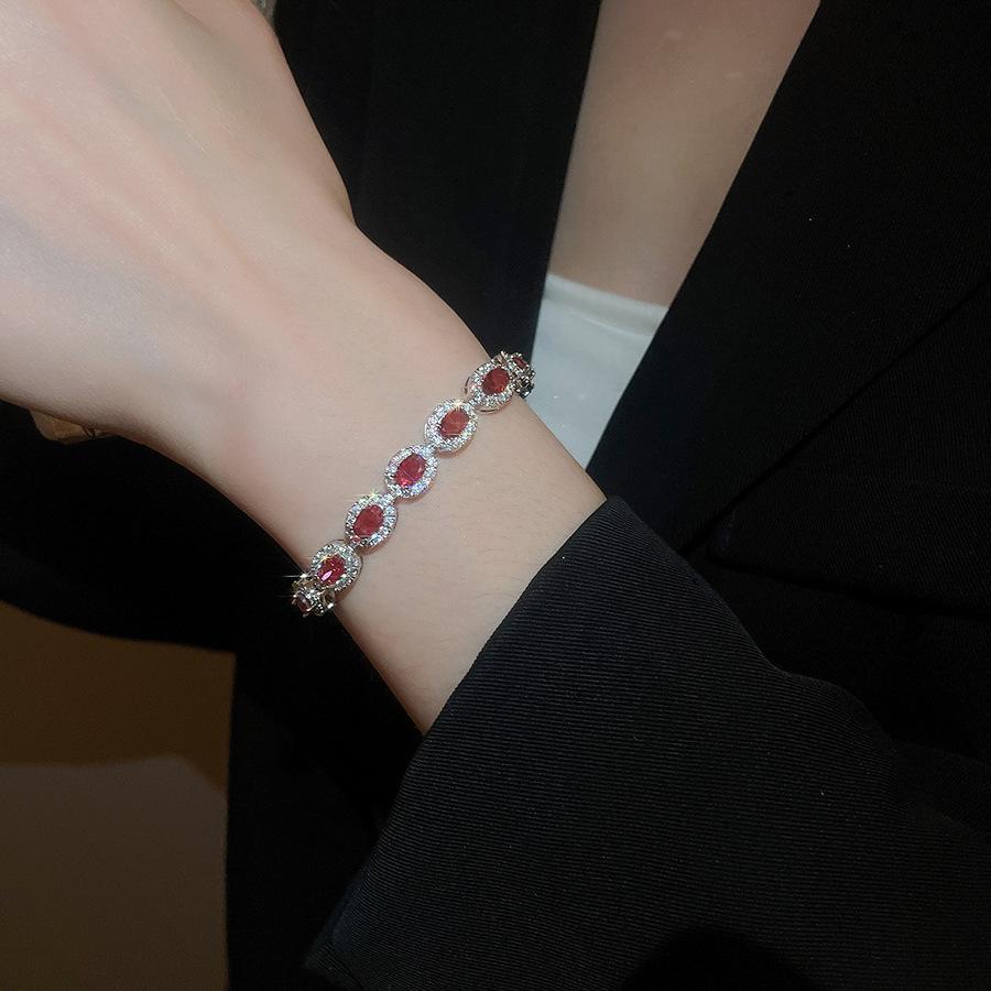 Elegant French Retro Geometric Zircon Oval Bracelet - Luxurious Fashion Jewelry